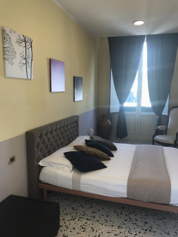 B&B Le Colonne Bríndisi Habitación foto